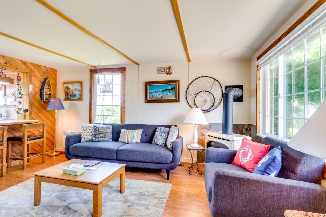 Happy Camp Beachfront Cabin Netarts Exterior photo